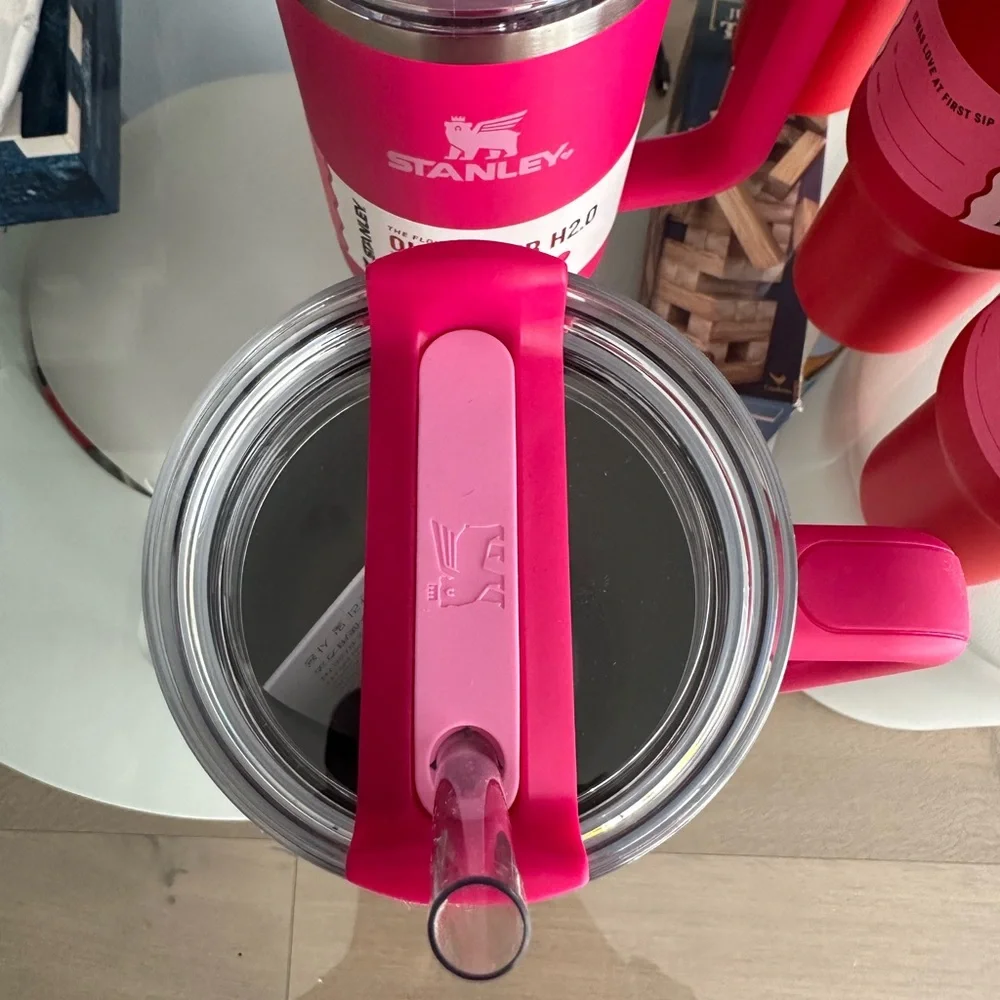 Stanley 40 oz Stainless Steel H2.0 Flowstate Quencher Tumbler valentine bundle - Picture 9 of 10